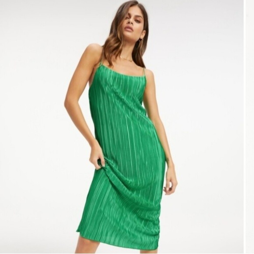 Good American Always Fits Plisse Slip Midi Dress in green size 1/2-S/M